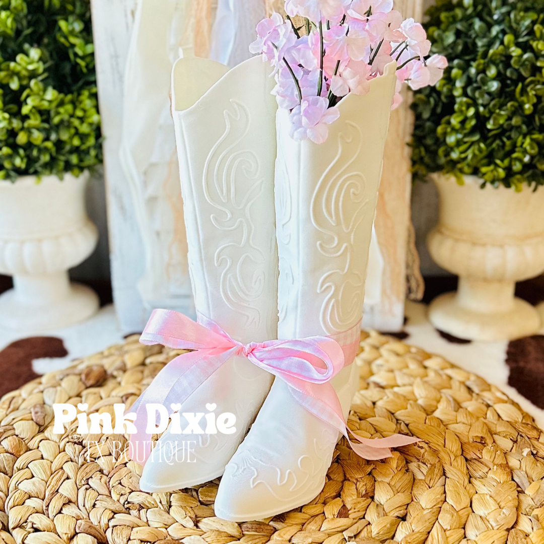 Lovely Cowgirl Boot-Shaped Decorative Vase!